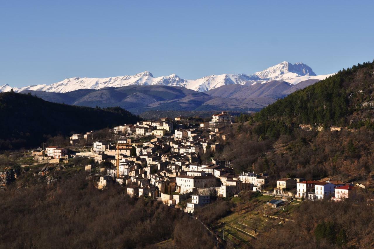 San Demetrio ne' VestiniPalazzo Camelot, 19 Via Nazionale公寓 外观 照片