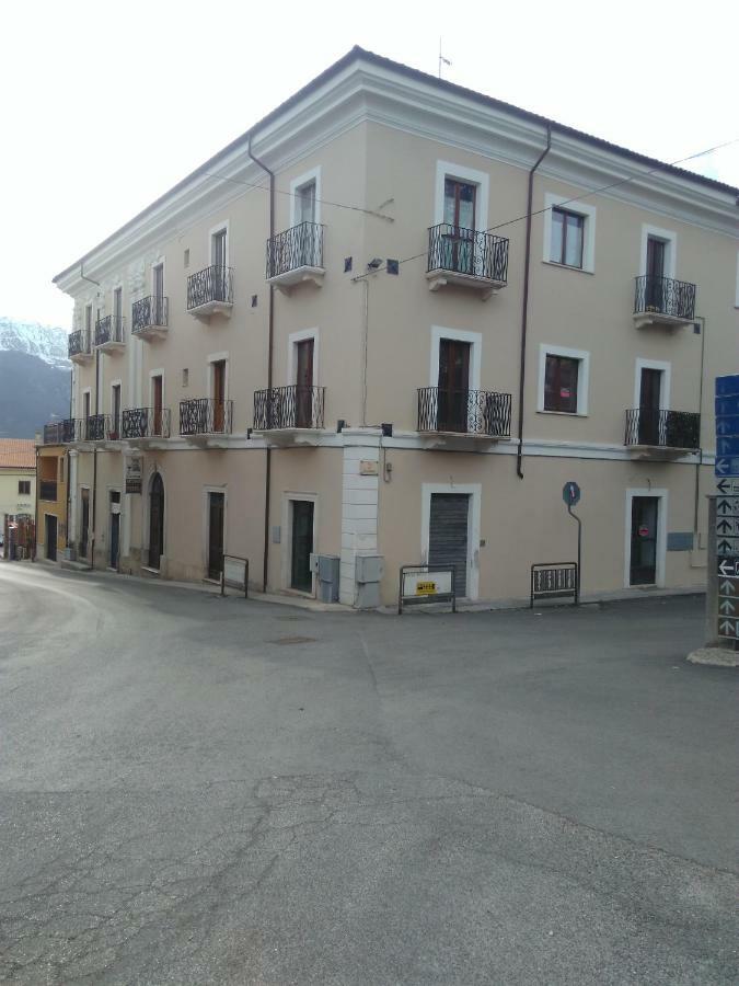 San Demetrio ne' VestiniPalazzo Camelot, 19 Via Nazionale公寓 外观 照片